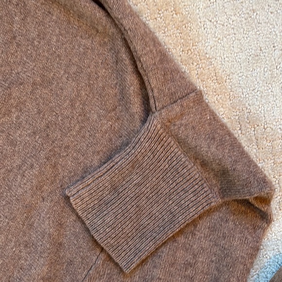 Vince sweater in wool. Shrug. - Picture 3 of 11